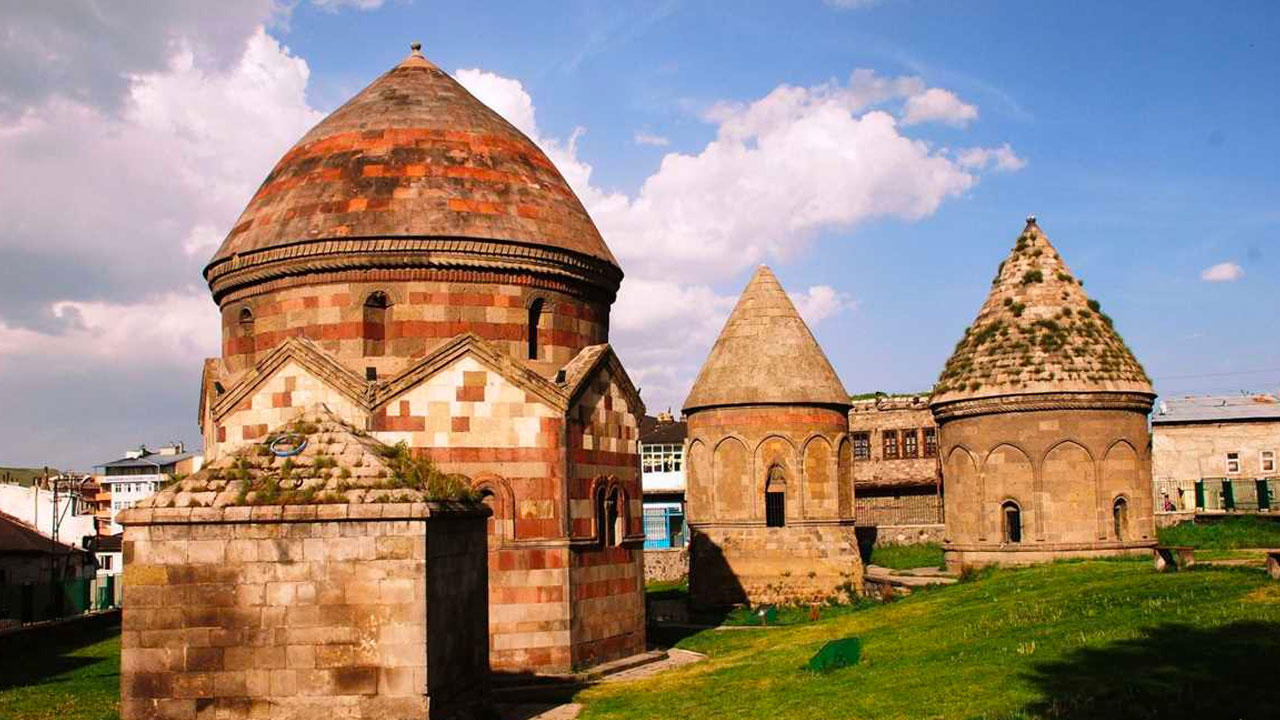 Doğu Ekspresi Rotası: Van, Karlar Altında İshakpaşa, Kars, Erzurum Palandöken Turu (4 Gece Otel) Doğu Ekspresi Rotası: Van, Karlar Altında İshakpaşa, Kars, Erzurum Palandöken Turu (4 Gece Otel)