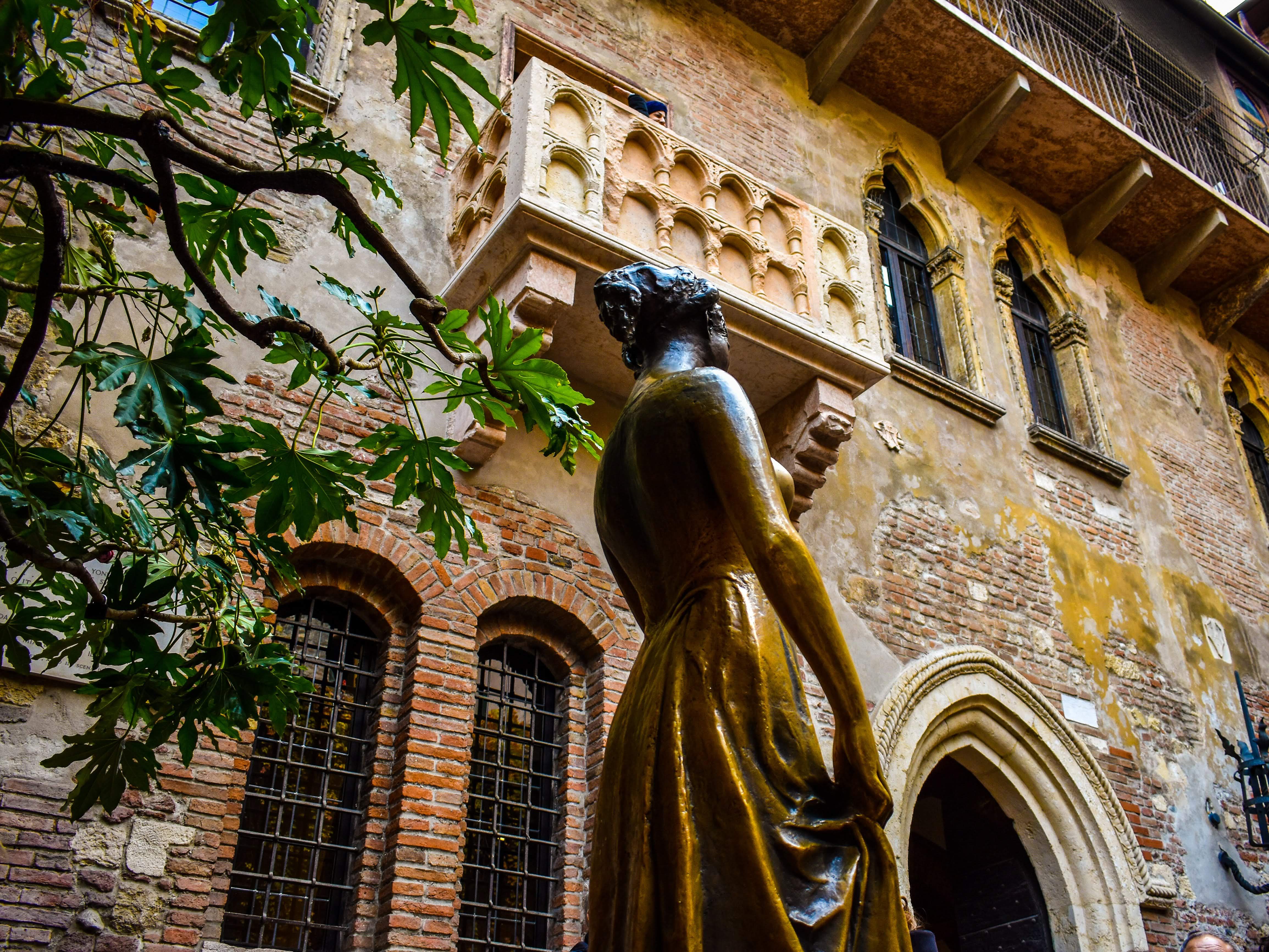 Kuzey İtalya'nın Başkenti Milano Turu - İzmir Hareketli - Sunexpress Hava Yolları Ile 3 Gece