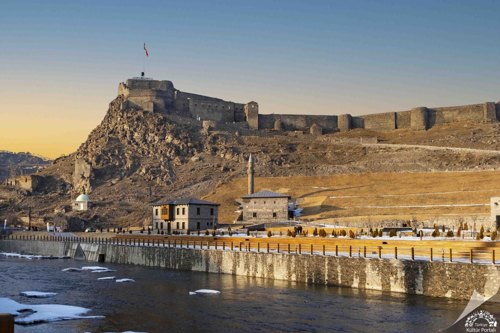 Uçaklı Kars Tiflis Batum ve Trabzon Turu