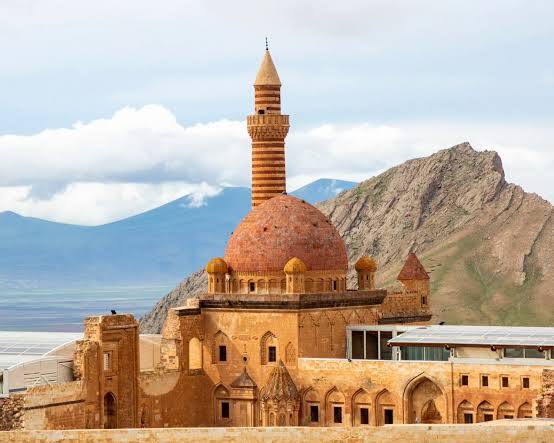 Doğu Ekspresi Rotası: Van, Karlar Altında İshakpaşa, Kars, Erzurum Palandöken Turu (4 Gece Otel )